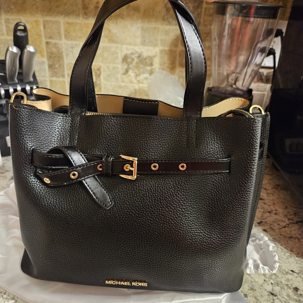 NWOT Michael Kors Black Pebbled Leather Emilia Bag